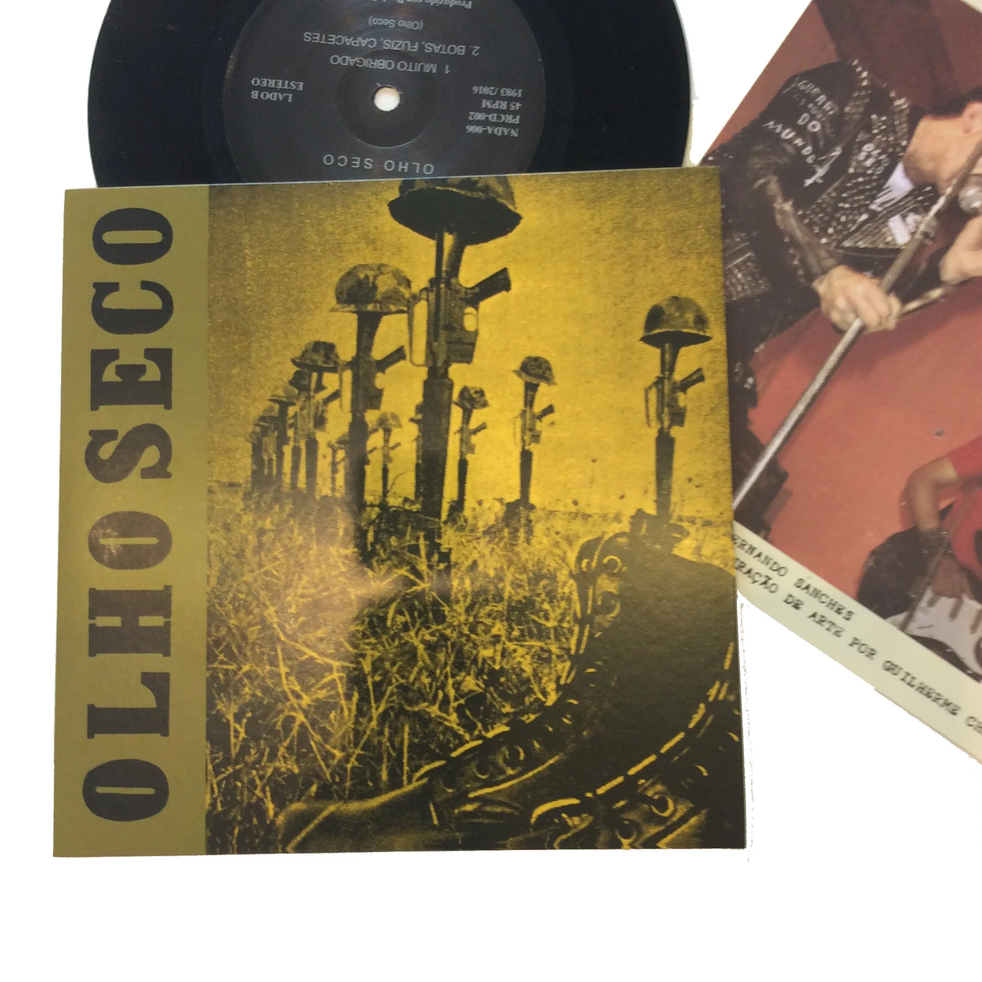 Olho Seco: Botas, Fuzis, Capacetes 7"